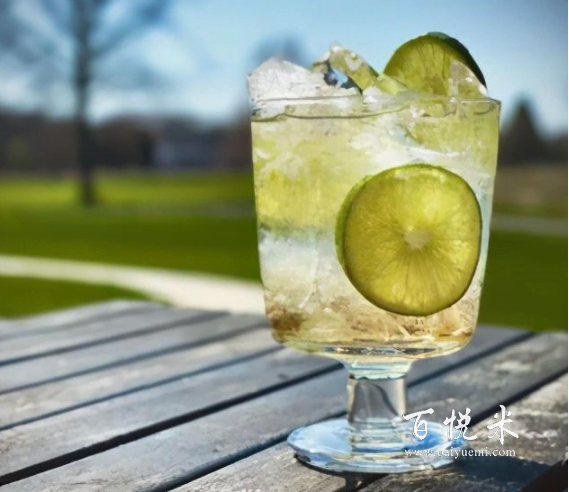 夏日消暑飲品!這8款可在家輕松自制的雞尾酒,一定要試試